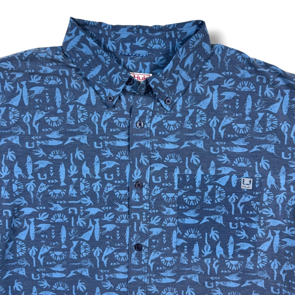 Huk Fishing Shirt Men's XL Blue Short Sleeve Button Down Performance Print